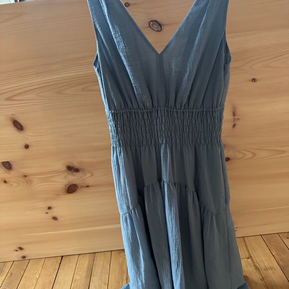 VINCE V-Neck Dress - XS - Picture 9 of 10